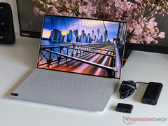 XPS 16 skutecznie zastępuje XPS 15 i XPS 17. (Źródło obrazu: Notebookcheck)