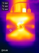 GMKtec NucBoc M6 Ultra podczas testu obciążeniowego (górna strona)