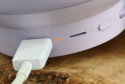 Słuchawki nauszne Vivo z diodą LED sygnalizującą ładowanie