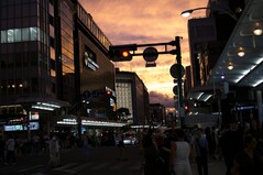 Lumix S5-II: Bracketing HDR mógłby mieć tu sens, ale nie należy przeceniać jego znaczenia — w tym przypadku ze względu na poruszających się ludzi w tej scenie, a ogólnie dlatego, że nawet aparaty kompaktowe oferują obecnie coraz większy zakres dynamiczny