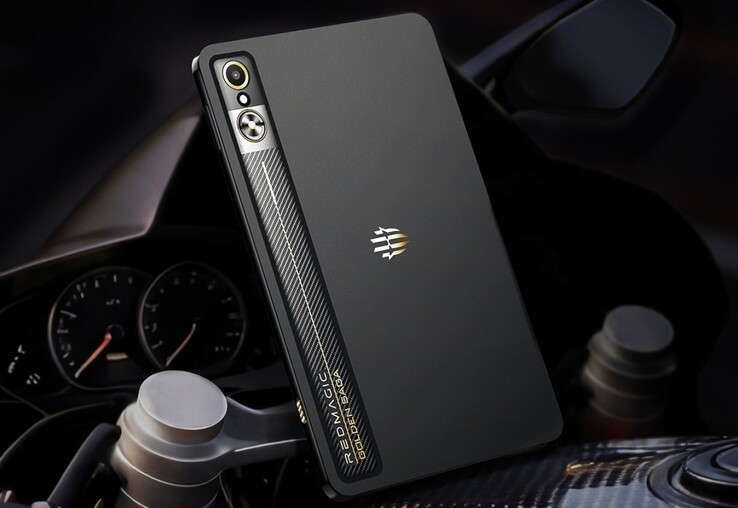 RedMagic Gaming Tablet 3 Pro wyposażony jest w panel OLED 165 Hz (źródło obrazu: RedMagic)