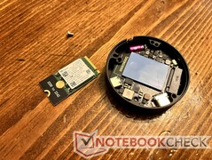 Dysk SSD można łatwo wymienić.