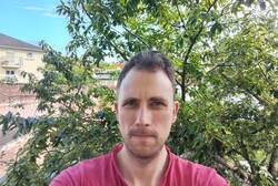 Selfie z 9 MP przednim aparatem Honor Magic Pad3