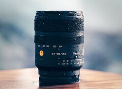 Thypoch chce zaoferować obiektyw zmiennoogniskowy f/2.8 w przystępnej cenie.