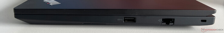 Po prawej stronie: USB-A 3.2 Gen.1 (5 GBit/s), Gigabit Ethernet, Kensington Nano Security Slot