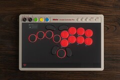 Nowy kontroler Arcade Controller Pro firmy 8BitDo posiada wbudowany wyświetlacz z zintegrowanym oprogramowaniem Ultimate Software.