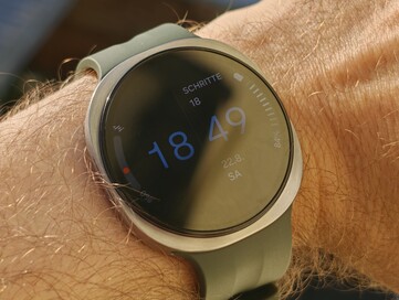 Galaxy Watch9 w bezpośrednim świetle słonecznym
