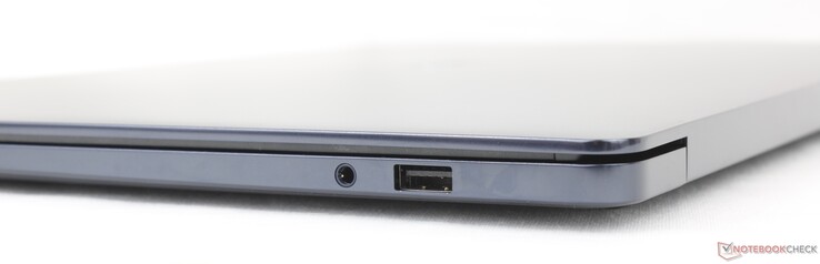 Poprawnie: słuchawki 3,5 mm, USB-A 3.2 Gen. 1