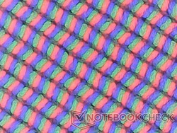 Matowa nakładka jest nieco bardziej ziarnista niż błyszcząca alternatywa