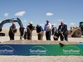 Bill Gates podczas przełomu TerraPower reaktora Natrium chłodzonego sodem w Kemmerer, Wyoming. (Źródło: blog Billa Gatesa)