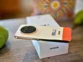Solidny i charakteryzujący się wyjątkowo długim czasem pracy na baterii: Honor X80 Pro Max to coś wyjątkowego.