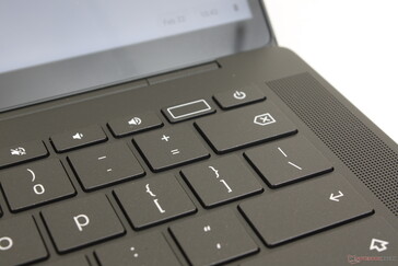 Czytnik linii papilarnych i przycisk zasilania są oddzielone w przeciwieństwie do większości innych laptopów.