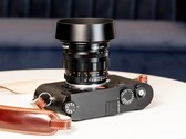 Oczekuje się, że Leica wkrótce wypuści 35-milimetrowy wariant obiektywu Noctilux 50 mm. (Źródło zdjęcia: Leica)