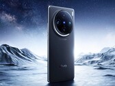 Vivo X100 Pro wykorzystuje peryskopowy teleobiektyw 100 mm z dużym sensorem 1/2 cala. (Zdjęcie: Vivo)