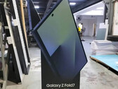 Galaxy Z Fold7 wygląda na cieńszy niż wszystkie poprzednie modele Galaxy Z Fold. (Źródło zdjęcia: Alchimist Leaks)