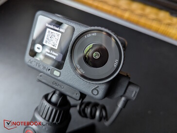 Brak gumki wokół obiektywu