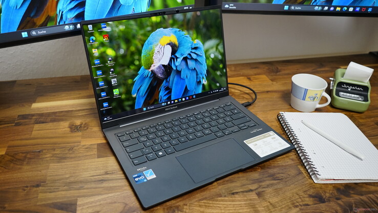 Asus Zenbook 14X UX3404V z kolorowym wyświetlaczem OLED