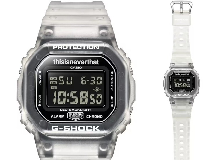 Widok z przodu zegarka Casio G-Shock DW-5600TNT-7, na którym widać odwrócony wyświetlacz LCD oraz półprzezroczystą ramkę.