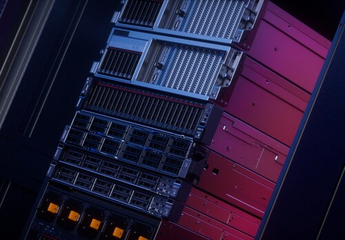 Zbliżenie na serwer Lenovo AI