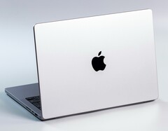 W wyniku podwyżki cen MacBook Pro stał się znacznie droższy.