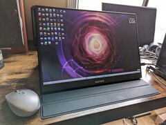 Zewnętrzny monitor Hongo 16.1 oferuje pełną paletę sRGB, rozdzielczość 2560 x 1600, częstotliwość odświeżania 120 Hz, FreeSync i krótki czas reakcji za jedyne 160 USD