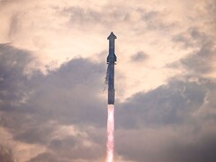 Obraz przedstawiający start statku kosmicznego Starship. (Źródło zdjęcia: SpaceX)