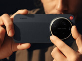 Cena Xiaomi 17 Ultra Special Leica Edition zaczyna się w Chinach od około 1 138 USD. Na zdjęciu: pierścień zoomu w akcji. (Źródło zdjęcia: Xiaomi)