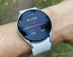 Seria Galaxy Watch4 kwalifikuje się teraz do pierwszej dużej aktualizacji systemu operacyjnego i drugiej znaczącej zmiany wersji One UI Watch. (Źródło obrazu: Notebookcheck)