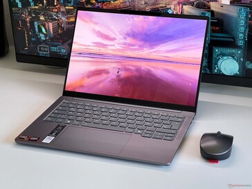 ...IdeaPad Pro 5 14 ma nowy wyświetlacz OLED. (Źródło obrazu: Notebookcheck)