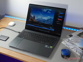 Samsung Galaxy Book3 Ultra 16 z RTX 4070 w recenzji: Wysoka wydajność graficzna w biznesowym notebooku