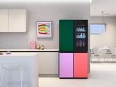 Lodówka LG InstaView z systemem MoodUP jest wyposażona w panele LED umożliwiające zmianę koloru drzwi lodówki (źródło obrazu: LG)
