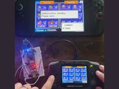 Mikrokontroler łączący konsolę GBA z konsolą Nintendo Switch 2, umożliwiający przenoszenie pokemonów między tymi dwoma urządzeniami