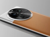 Find X6 Pro pakuje do swojej ogromnej obudowy mnóstwo imponującego sprzętu fotograficznego. (Źródło obrazu: Oppo)