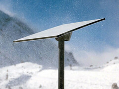 Antena Starlink Residential podczas burzy śnieżnej. (Źródło zdjęcia: Starlink)