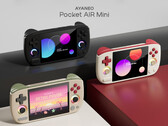 Pocket AIR Mini będzie nieco mniejszy niż konkurencyjny Anbernic RG476H. (Źródło zdjęcia: Ayaneo - edytowane)