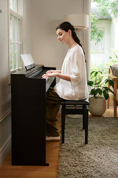 Celviano AP-S200 (źródło zdjęcia: Casio America)