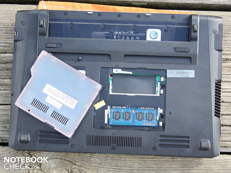 Pamięć RAM, dysk twardy i bateria były stosunkowo łatwe do ulepszenia (źródło obrazu: Notebookcheck)