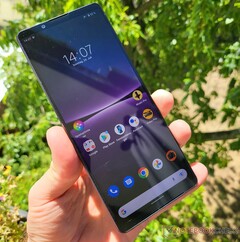 Xperia 1 IV to wyjątkowy smartfon, którego pozornie powstrzymuje Snapdragon 8 Gen 1. (Źródło obrazu: NotebookCheck)