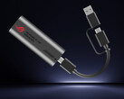 ROG USB-C10G to adapter USB-C do 10GbE. Na zdjęciu: zdjęcie promocyjne akcesorium wraz z dołączonym kablem.