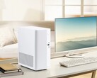Obudowa typu mini tower Asus V500 jest dostępna w kolorze białym lub czarnym z drewnianymi akcentami.