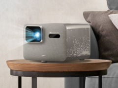 Projektory BenQ TK705i i TK705STi (na zdjęciu) pojawiły się w Europie. (Źródło zdjęcia: BenQ)