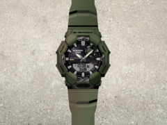 Wyciekły zegarki Casio G-Shock GA-B010-1A i GA-B010-3A (na zdjęciu) (źródło zdjęcia: Bestwatch.ru, edytowane)
