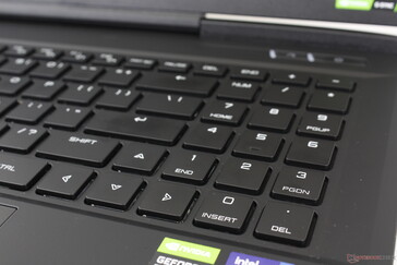 Klawisze Numpad są bardziej miękkie i nie tak głośne jak główne klawisze QWERTY
