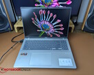 Radeon 860M wypadł jeszcze gorzej niż Radeon 760M w naszych pierwszych wynikach testów porównawczych (źródło obrazu: AMD)