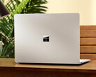 Jak podano, Surface „Minos” będzie dostępny w wykończeniach czarnym i platynowym; na zdjęciu przedstawiono Surface Laptop 8.