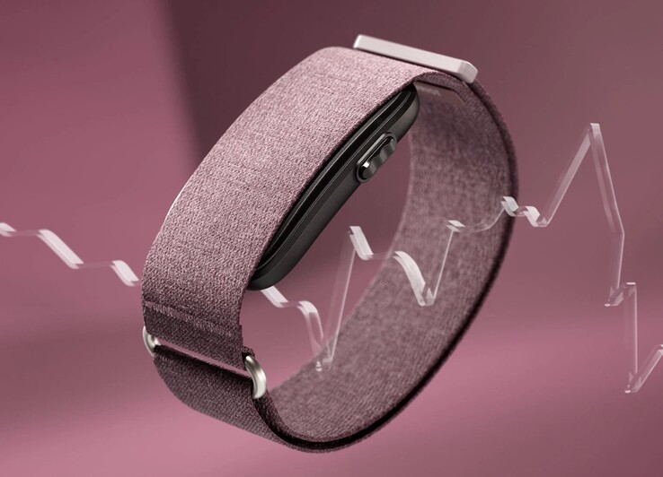 Z boku urządzenia Garmin CIRQA znajduje się przycisk.