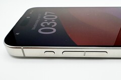 Apple iPhone 15 Pro miał pierwotnie pojawić się na rynku z tak zwanymi przyciskami 