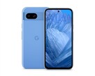 Pixel 8a (na zdjęciu) to jeden z nowszych Pixeli, który otrzyma funkcję Battery Health. (Źródło zdjęcia: Google)