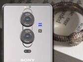 Rysunek linii i nieoficjalny film koncepcyjny pokazują Sony Xperia PRO I-II z dwoma 1-calowymi czujnikami. (Źródło obrazu: Multi Tech Media/Unsplash - edytowane)