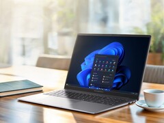 Cena 16-calowego modelu ExpertBook P3 PM3606 (na zdjęciu) zaczyna się od 1179 USD (źródło zdjęcia: Asus)